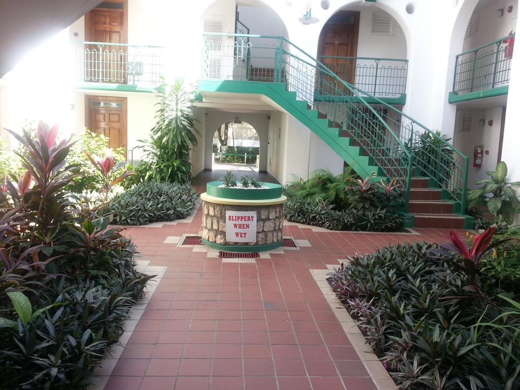 Apartment Treasure At Sandcastles Ocho Rios Exteriör bild