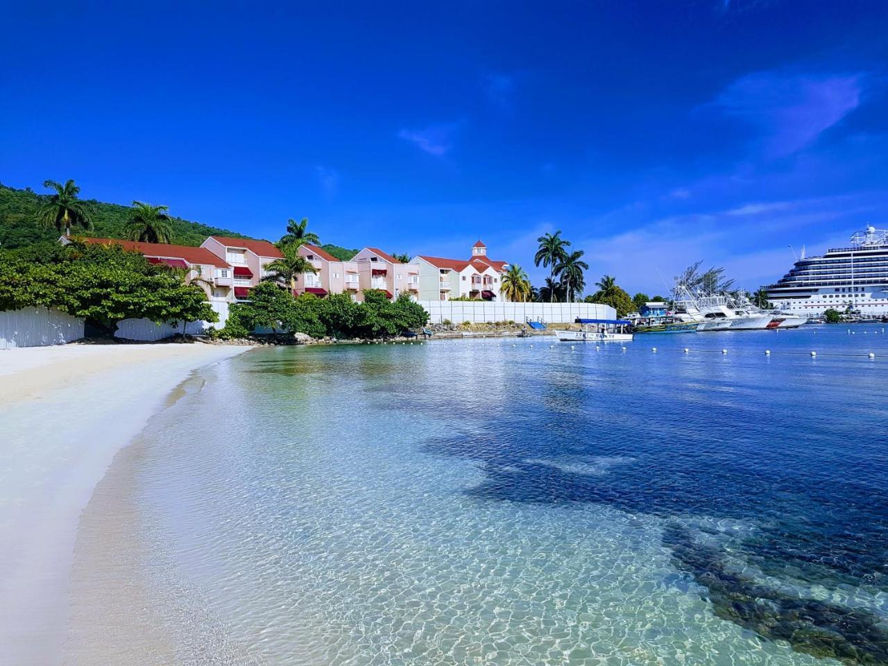 Apartment Treasure At Sandcastles Ocho Rios Exteriör bild